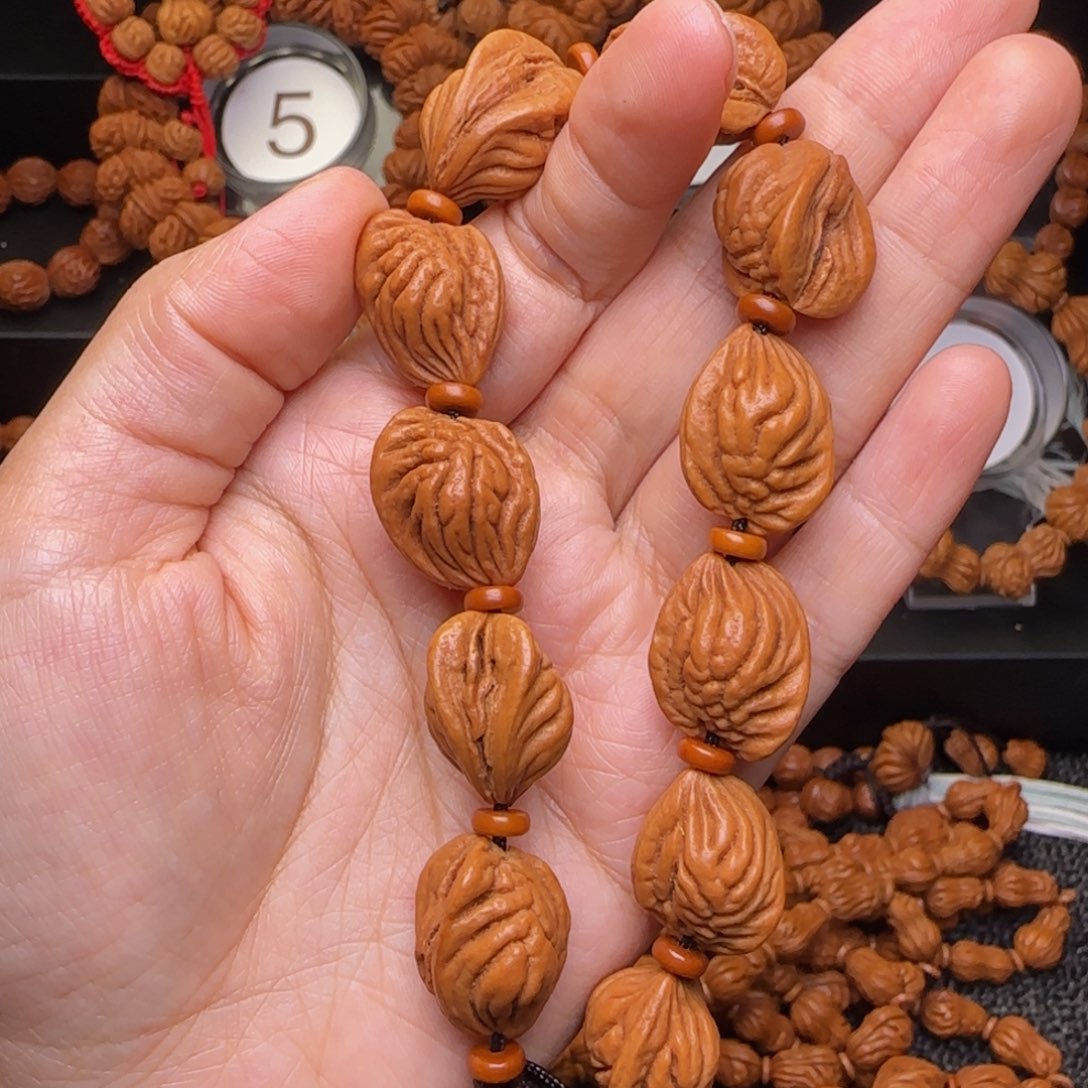 大***哥桃核手串秦岭生命