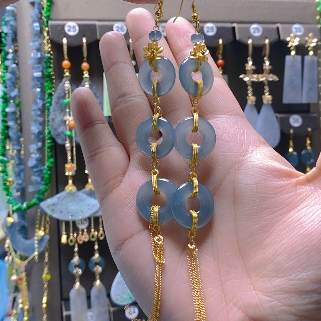 未镶嵌翡翠耳饰翡翠