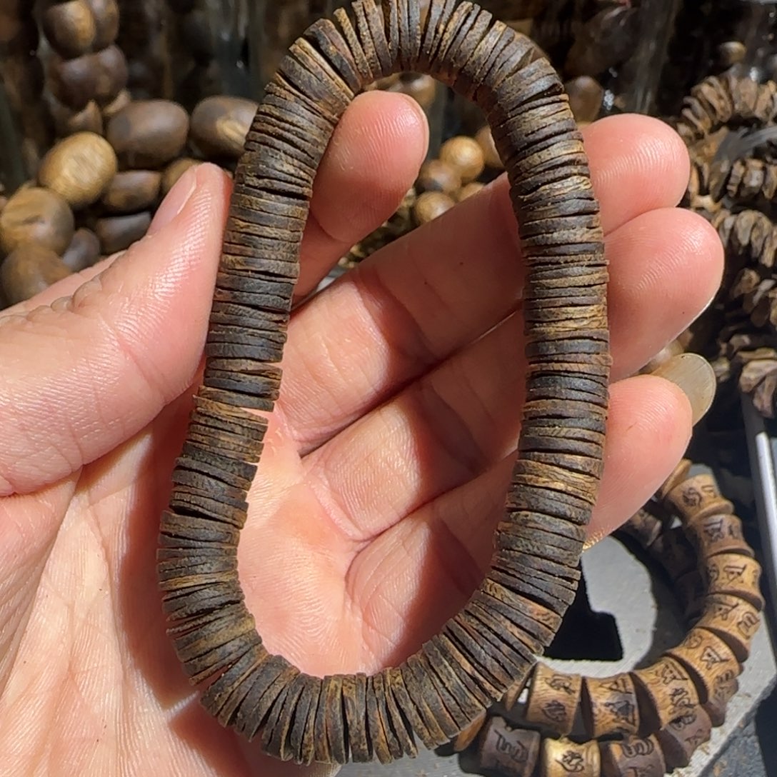 吴***邪手串沉香沉水药片珠1.0/13.9克