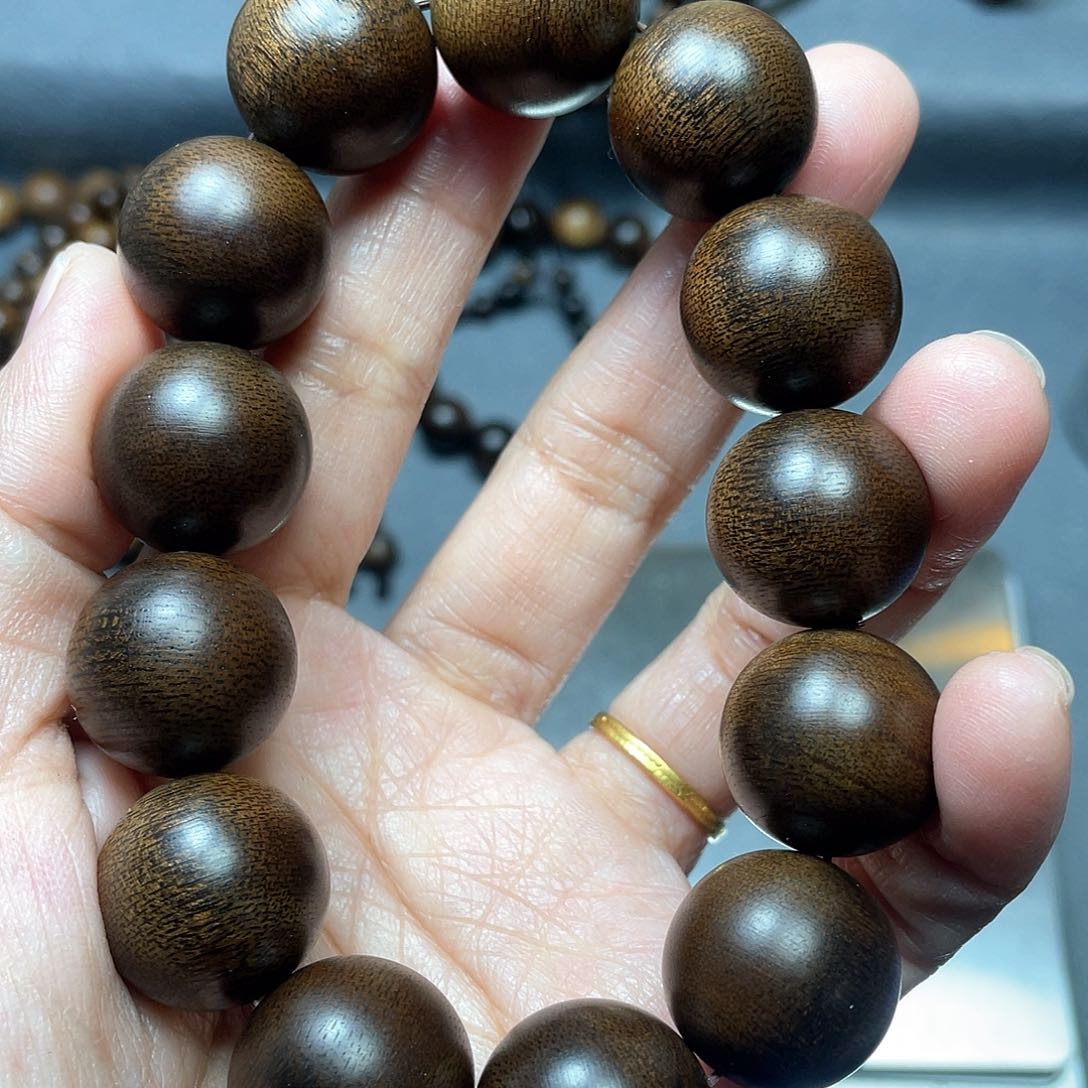 沉香手串小*芽庄白棋1.8