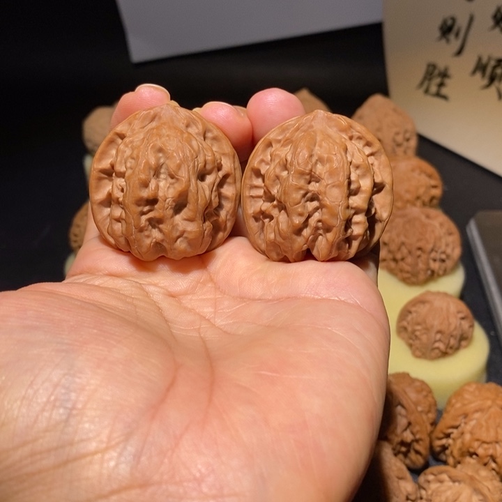 文玩核桃吊坠磐石38+