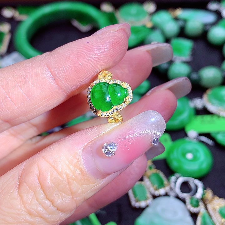 翡翠颈饰银S925镶嵌翡翠