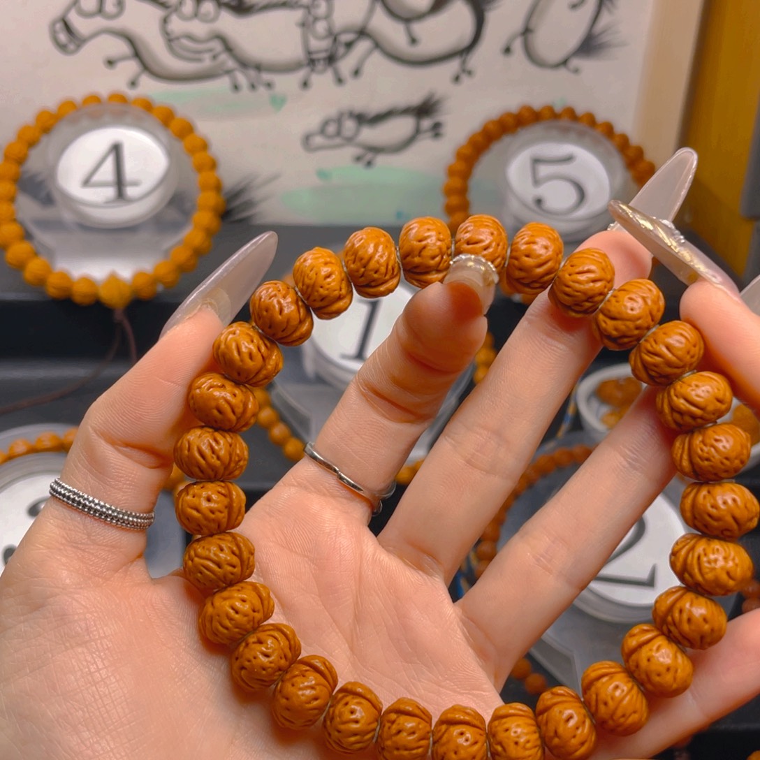 张****吊坠文玩核桃1.333333333333