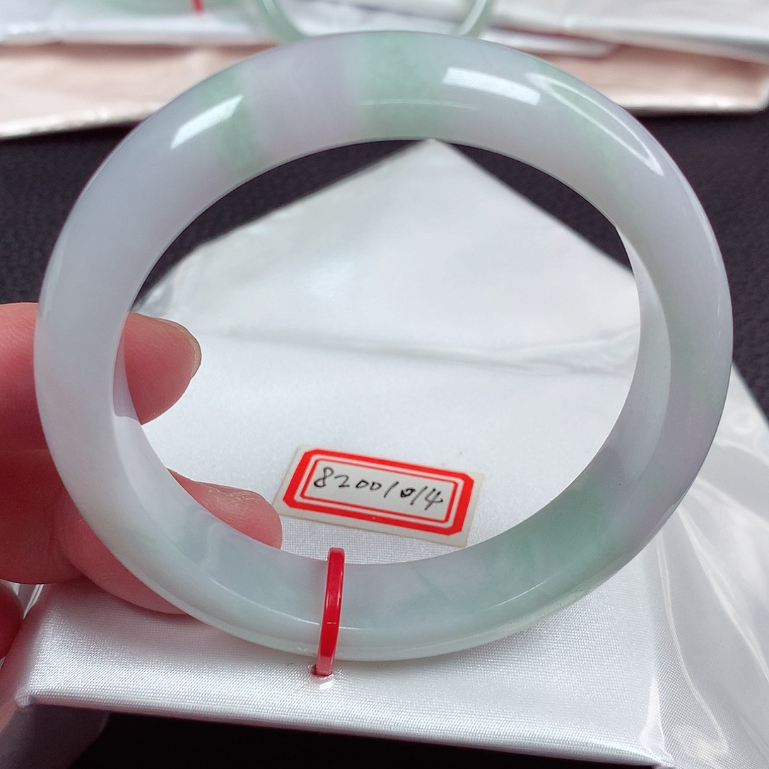 翡翠手镯未镶嵌天然翡翠手镯