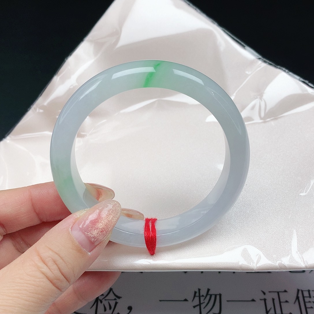 翡翠手镯未镶嵌翡翠002