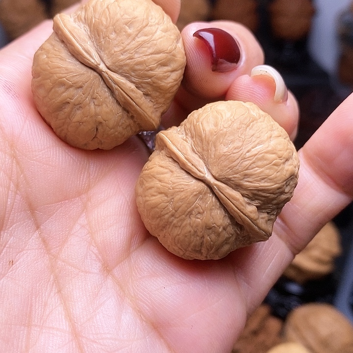 文玩核桃吊坠元宝