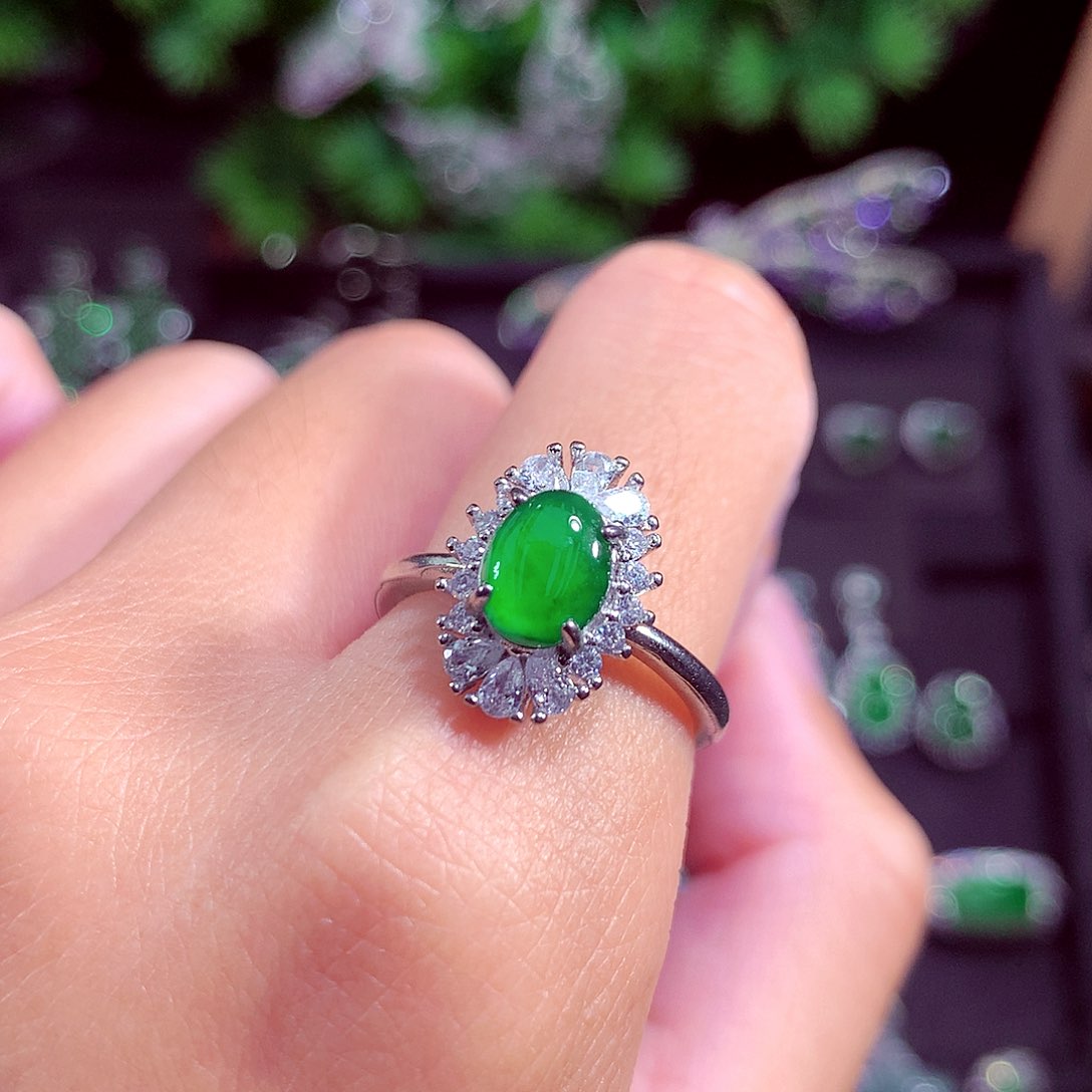 颈饰未镶嵌翡翠天然