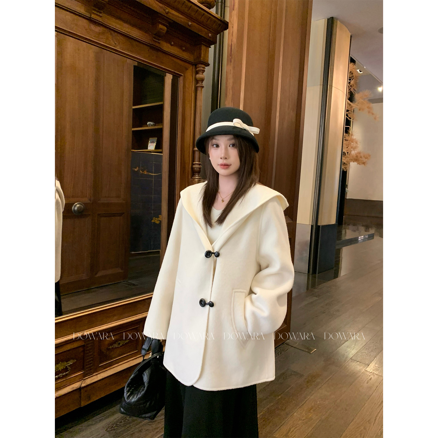 现货大婉酱微胖定制【白绒雪】绵羊毛连帽宽松蓬松女毛呢外套 9856D