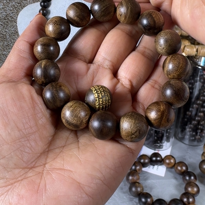 沉香手串鸿*哥白棋虎纹瘤