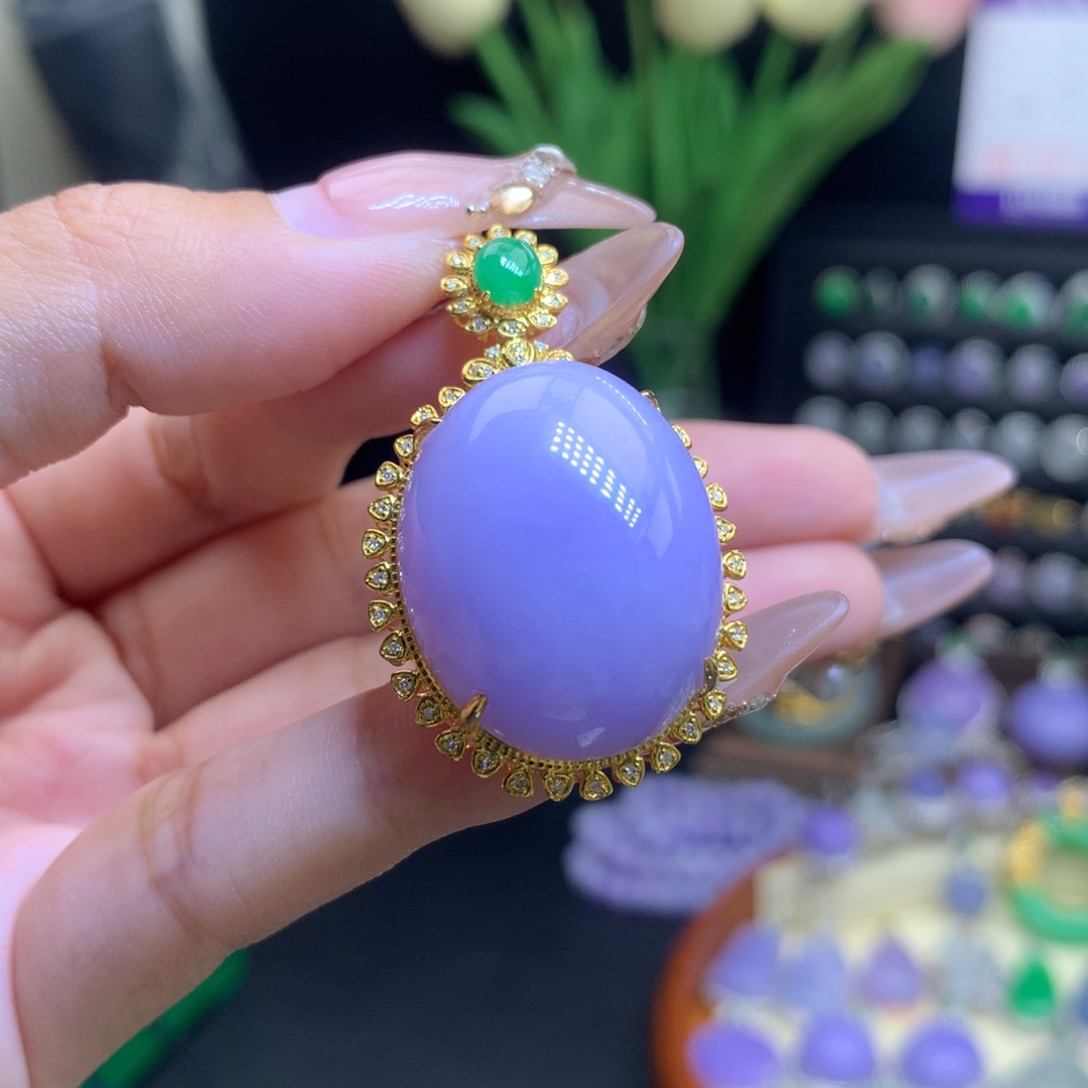 翡翠18K金镶嵌颈饰天然