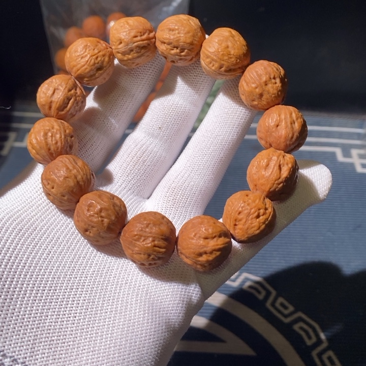 文玩核桃手串…………1