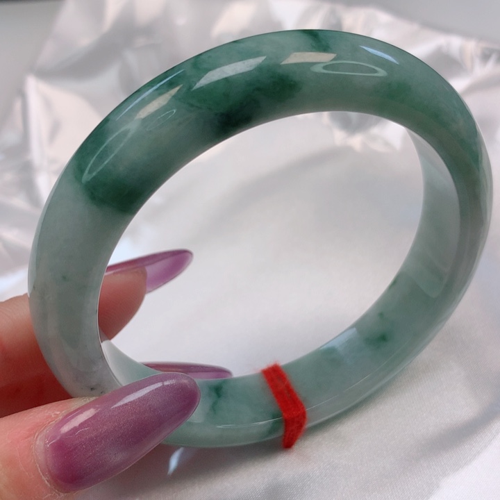 翡翠手镯未镶嵌57圈