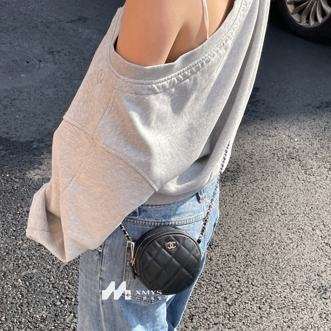 95新 Chanel/香奈儿 95新黑银牛皮荔枝纹软圆饼包斜挎包26开18年
