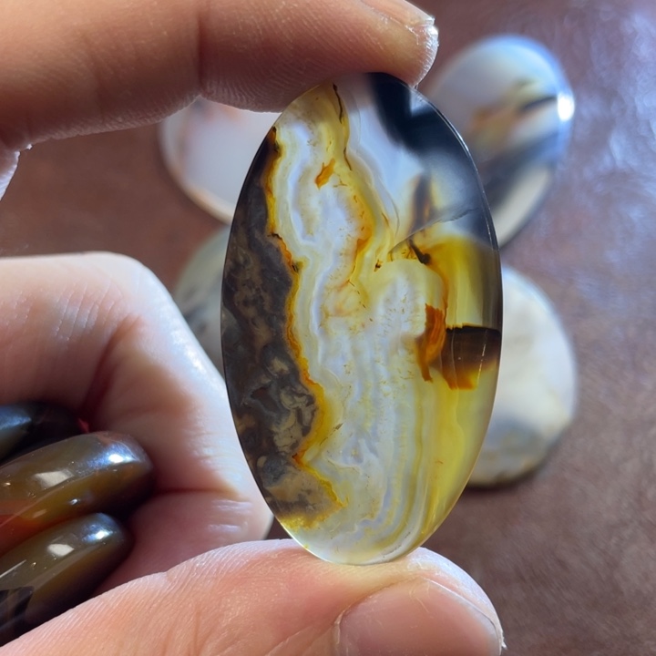 玛瑙/玉髓颈饰合金溅**郎