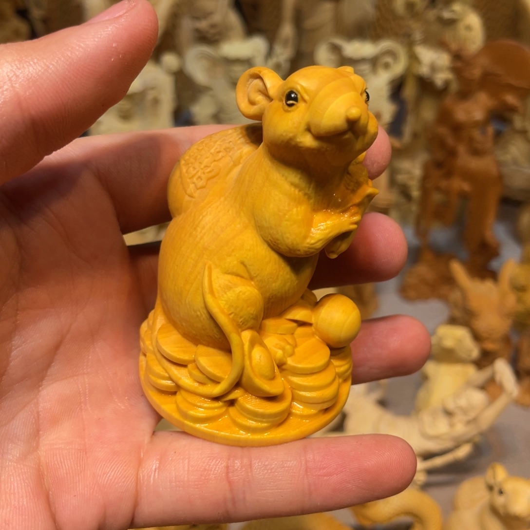 黄杨木小瑕疵老鼠