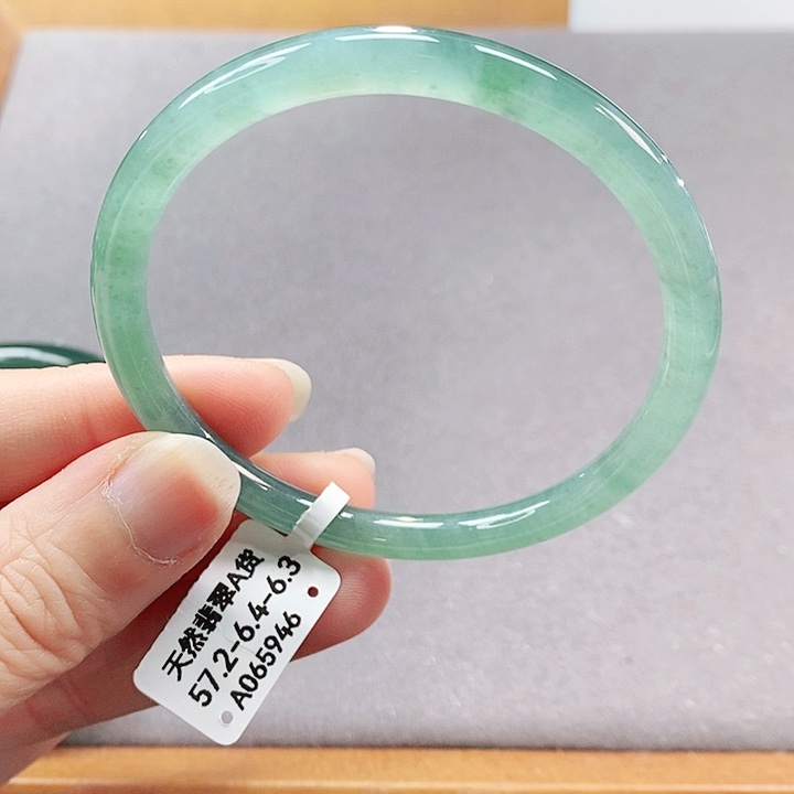 【闪购商品】翡翠手镯（圆镯）未镶嵌