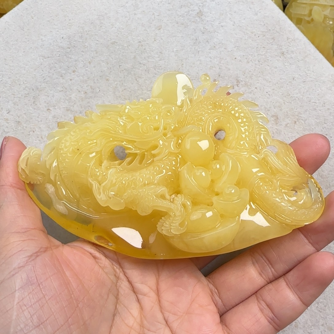 蜜蜡未镶嵌珠宝奇石