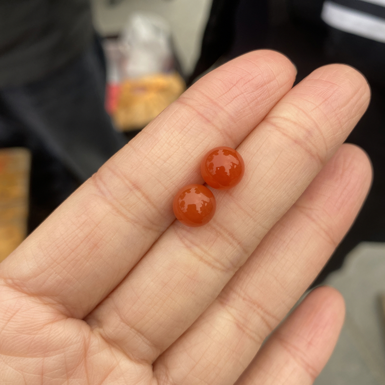 南红玛瑙卡8尺寸18k金镶嵌耳钉