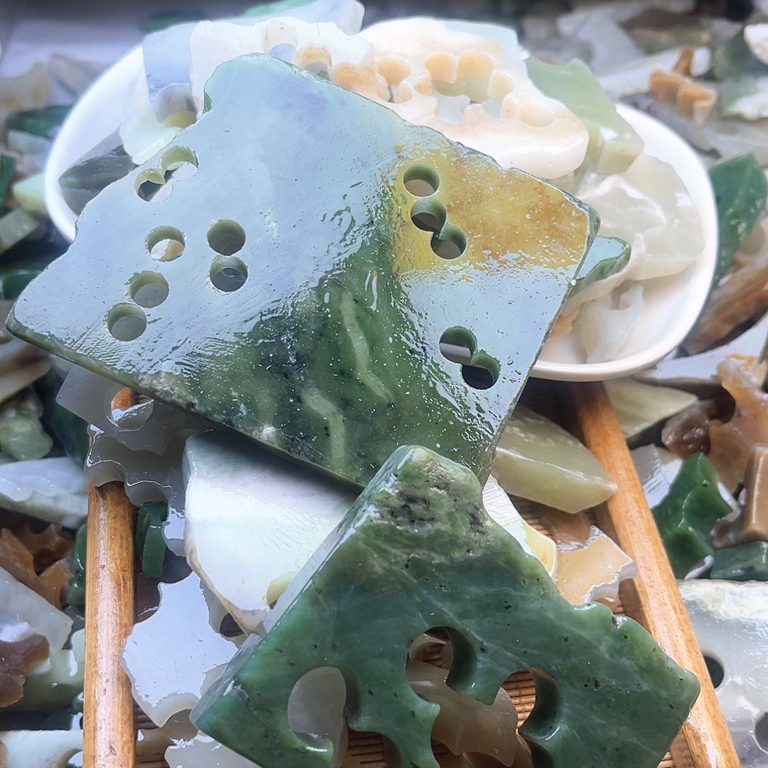 未镶嵌和田玉笔搁华*