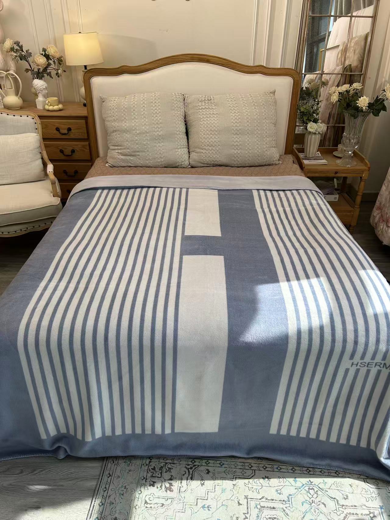 H1494 獭獭绒毛毯（双人）暖序条纹（蓝条）200*230