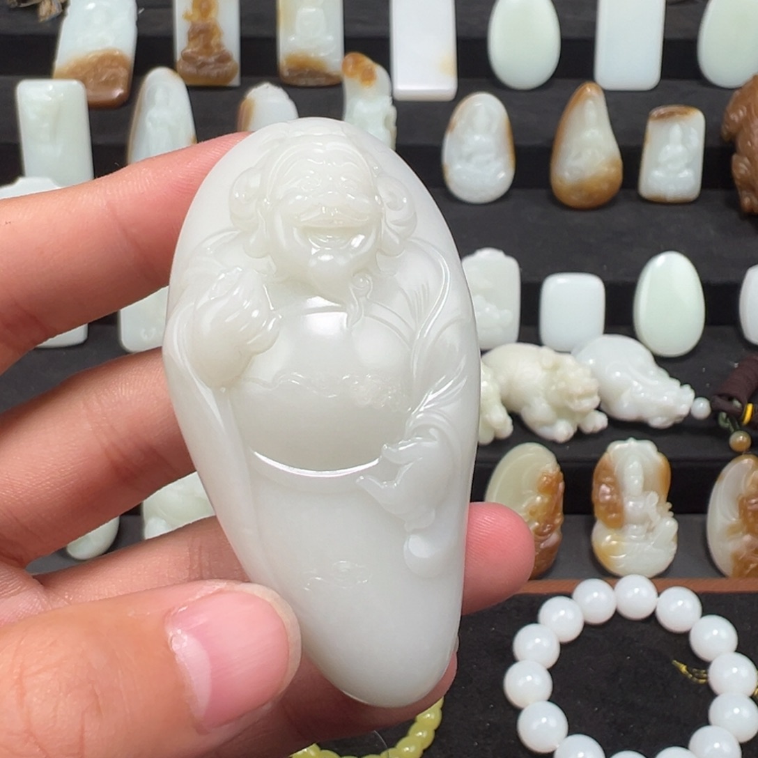 和田玉颈饰未镶嵌