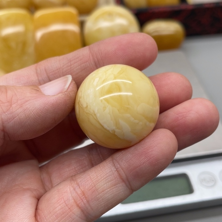 琥珀裸石未镶嵌李*蜜蜡