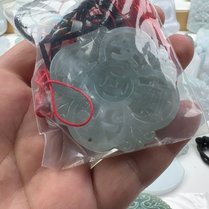 翡翠未镶嵌颈饰天然缅甸A货翡翠