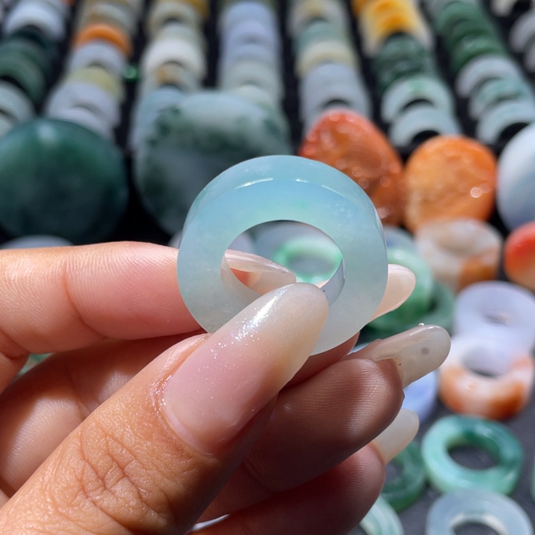 随***看定制翡翠未镶嵌天然翡翠