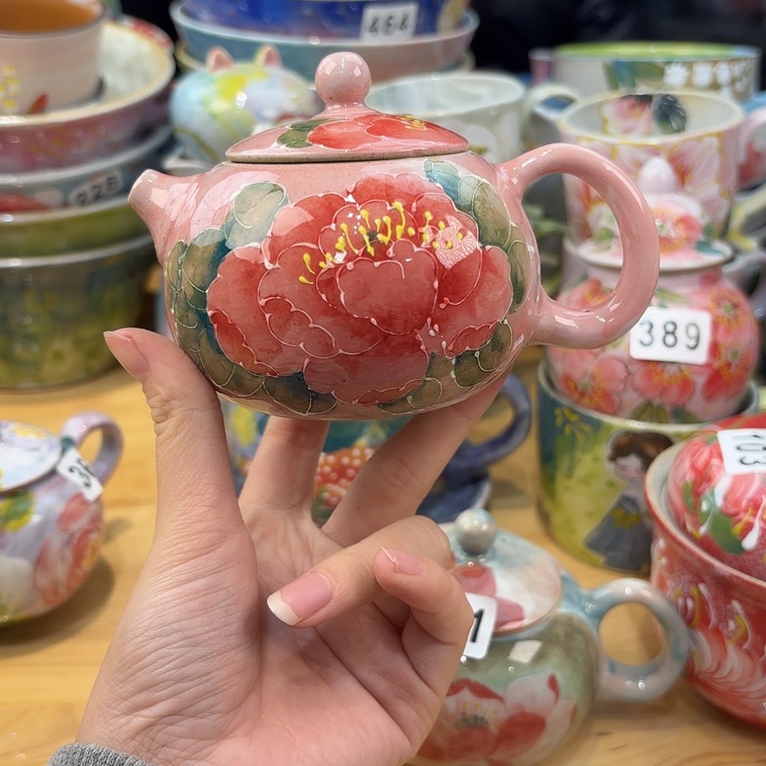 瓷片兔兔盖茨。兔兔好