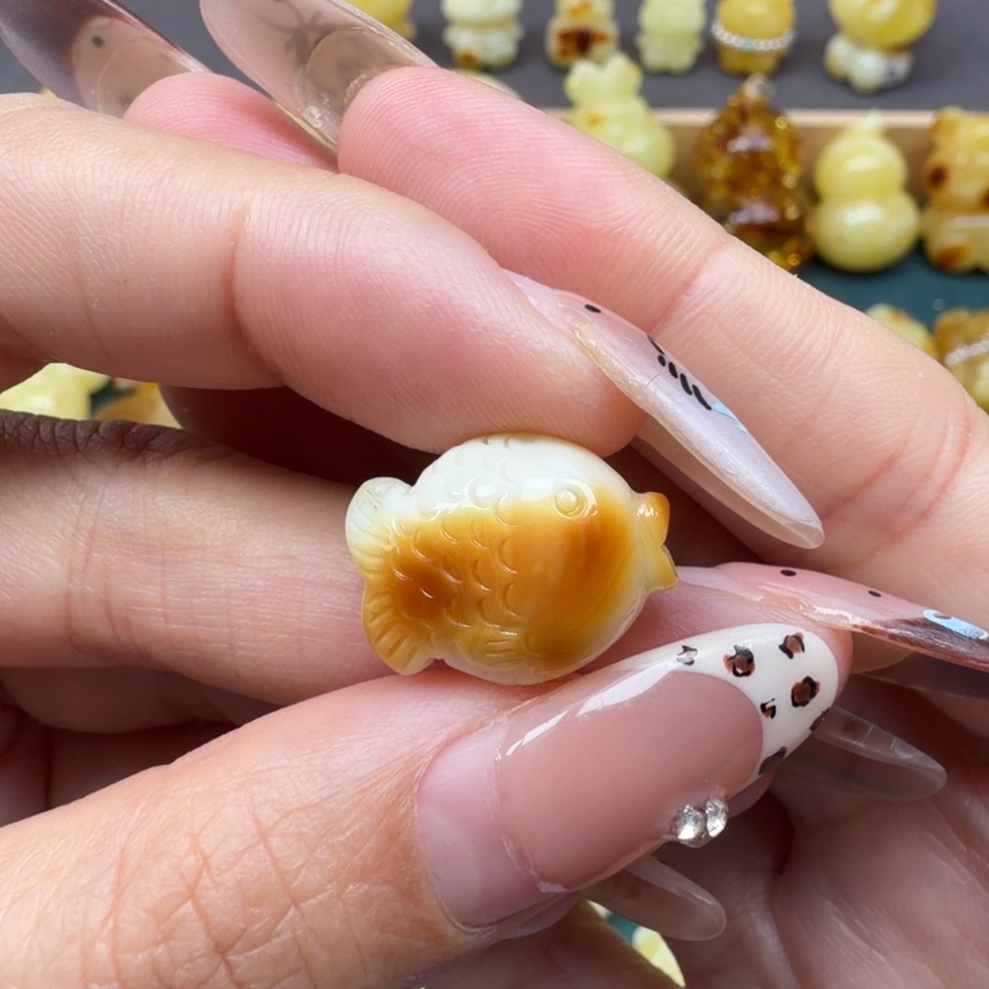 琥珀未镶嵌裸石蜜蜡