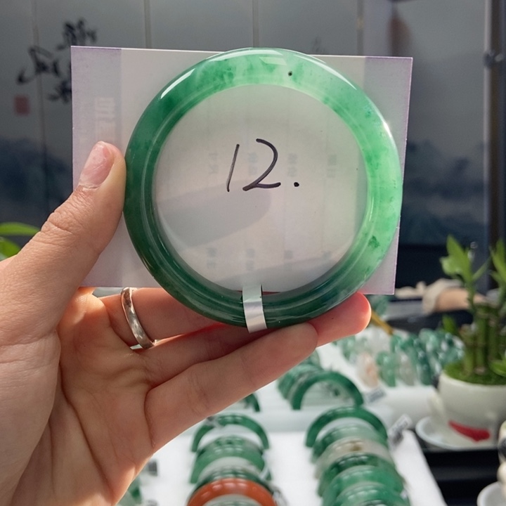 石英质玉手镯未镶嵌天然A货非洲翠手镯