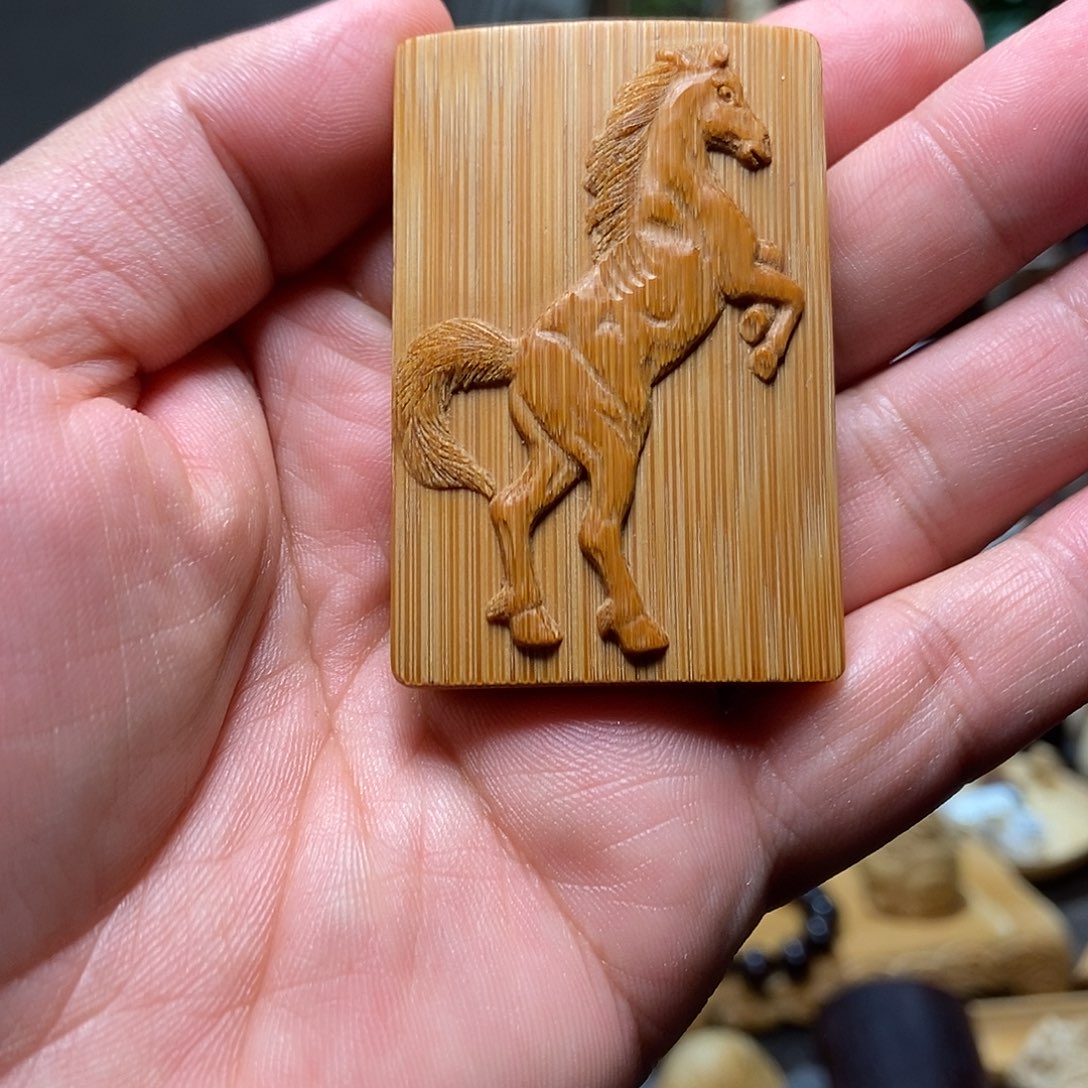 竹精品竹雕马牌无事牌