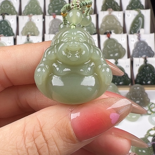 和田玉未镶嵌吊坠(赠链)