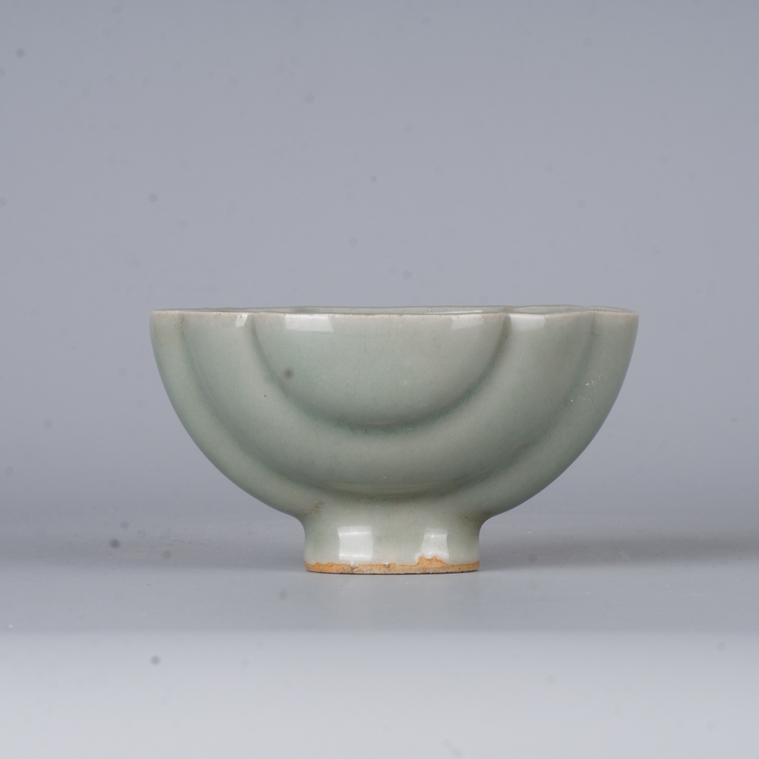 【拍卖】Lot.4309 青釉海棠杯