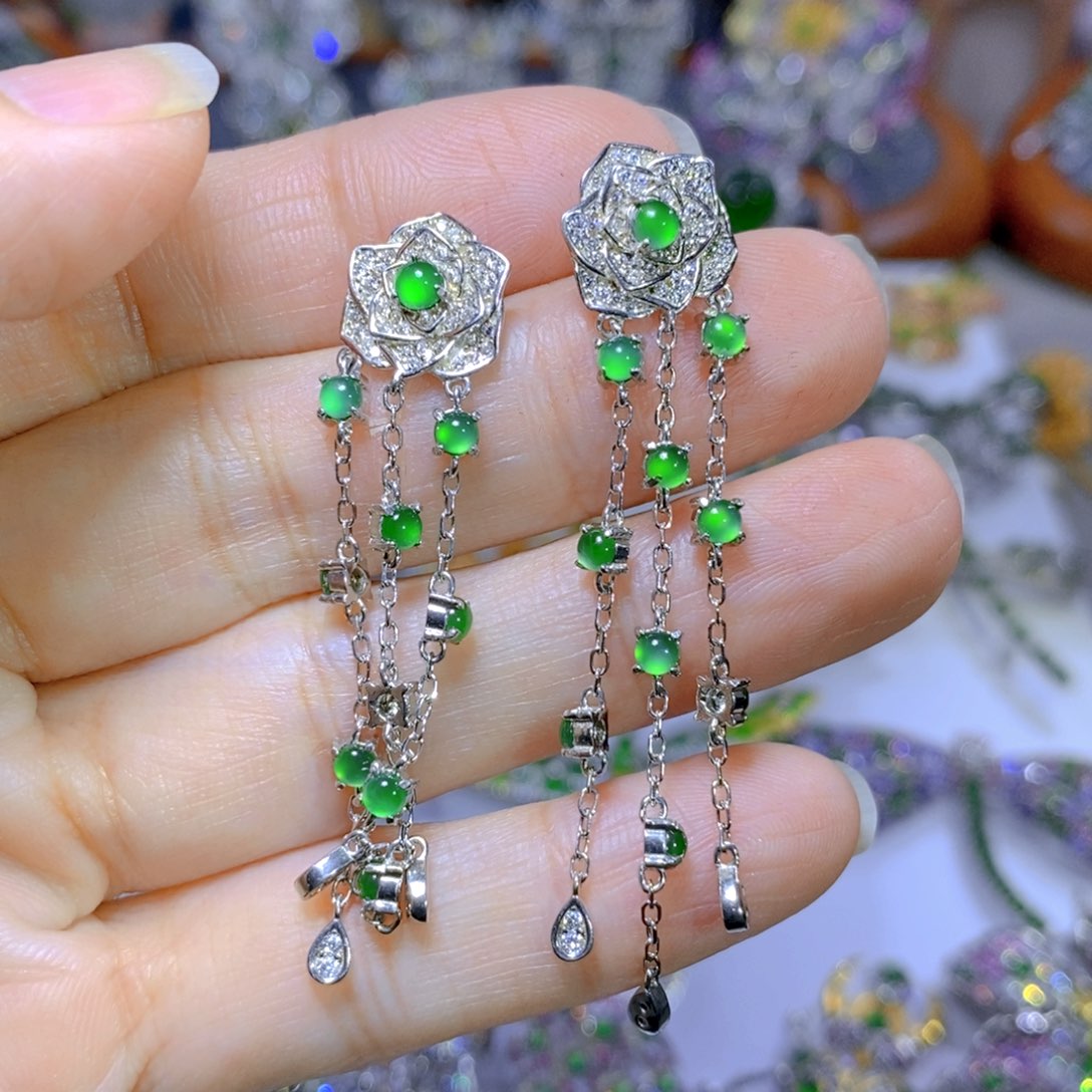 翡翠颈饰银S925镶嵌天然翡翠