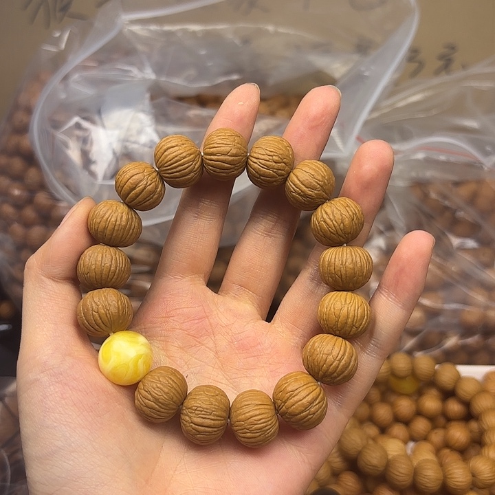 文玩核桃吊坠16手串