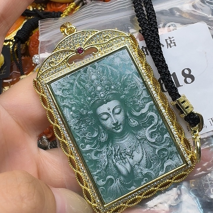 翡翠未镶嵌颈饰翡翠