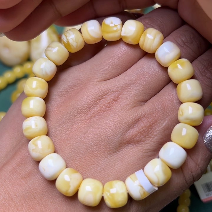 蜜蜡未镶嵌珠宝奇石