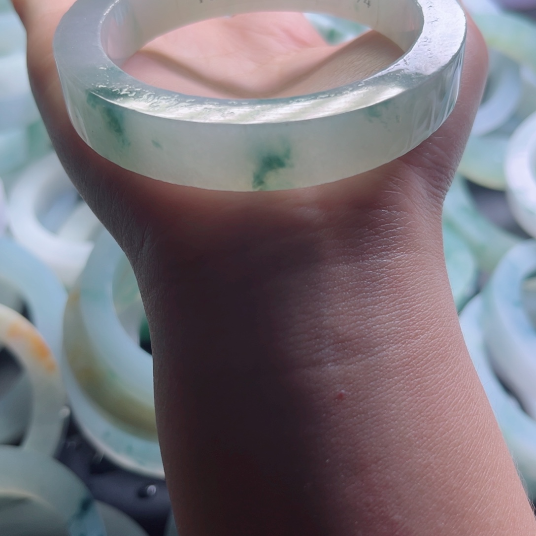 秋***产定制翡翠未镶嵌不退不换