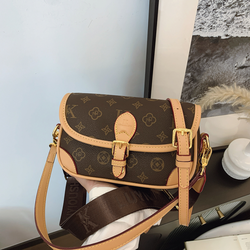 法棍包2025新款包包女百搭时尚印花小方包爆款腋下包单肩包斜挎包