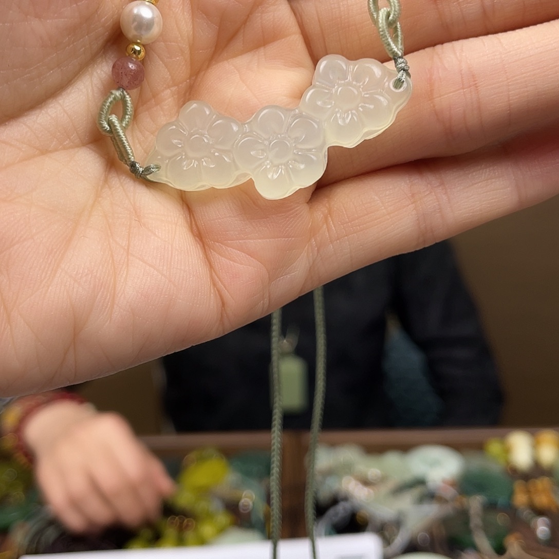 和田玉（糖玉）未镶嵌颈饰