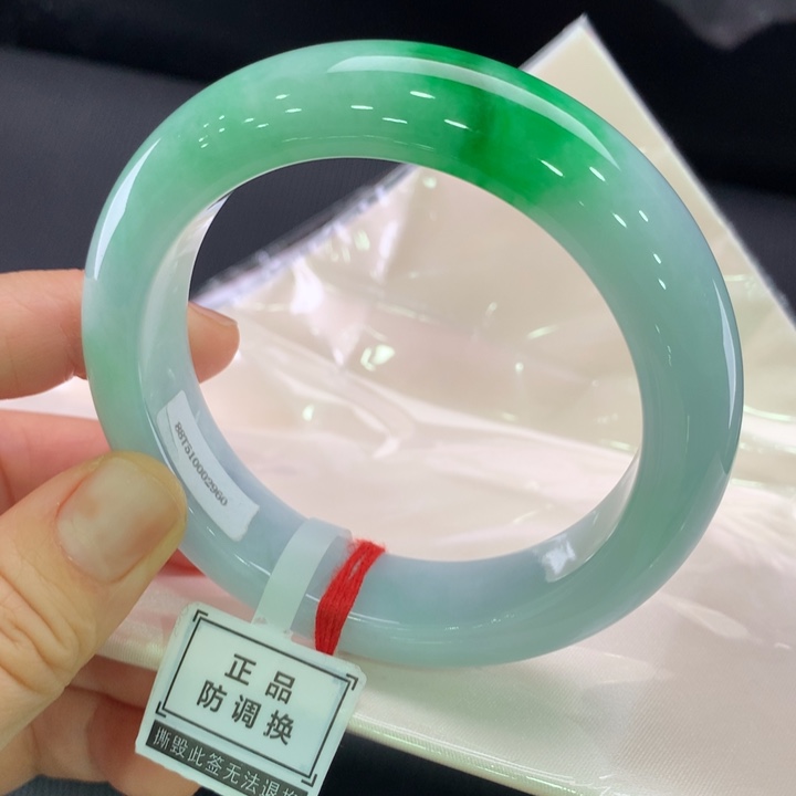 翡翠未镶嵌手镯正圈59.5轮胎