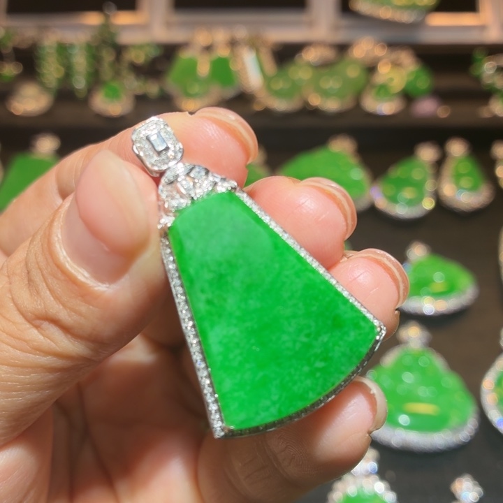 翡翠18K金镶嵌吊坠(不含链)翡翠