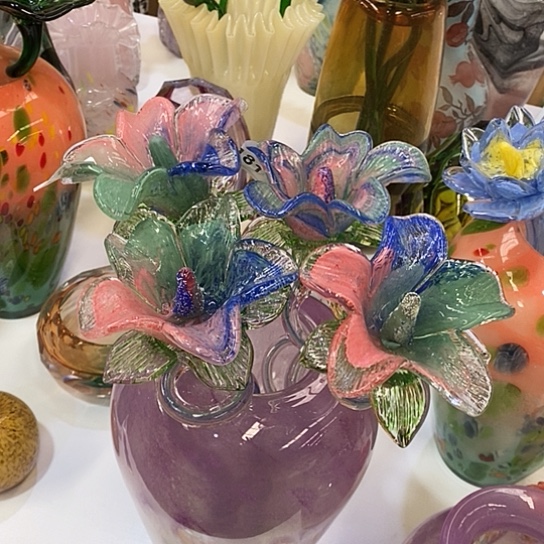 琉璃花瓶高45厘米宽9厘米