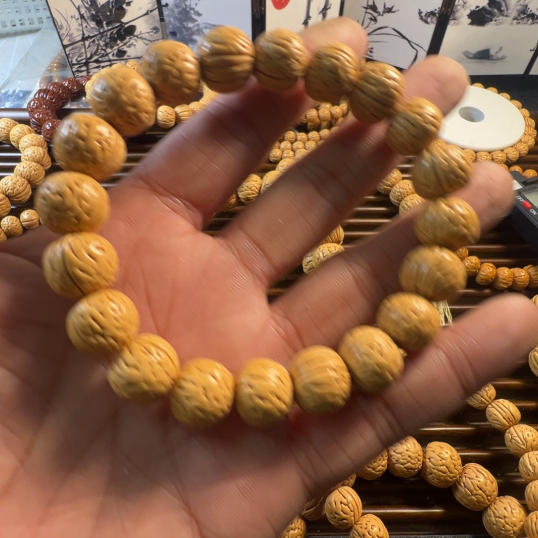 古***乐吊坠龙脊菩提黄桃