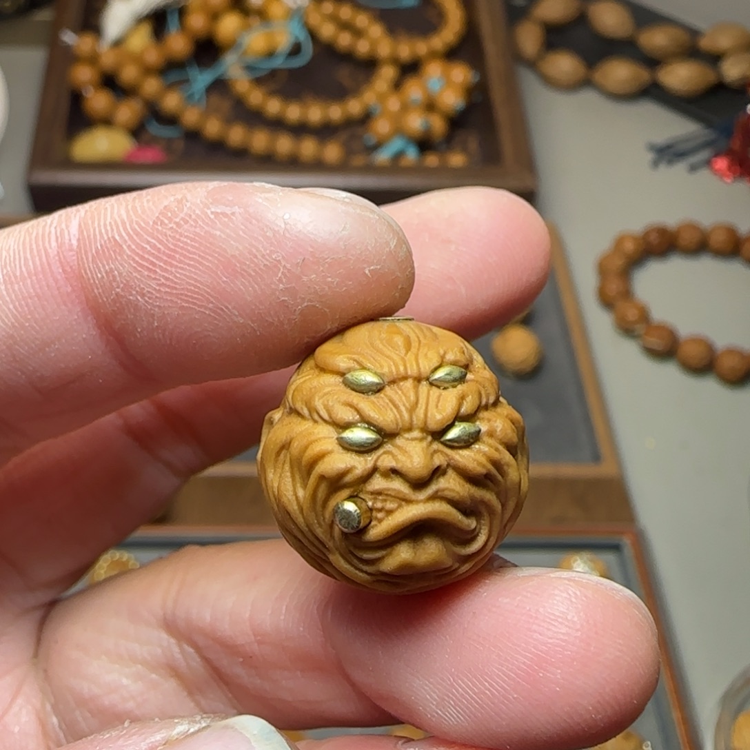 吊坠猴头核桃18.6四目烟鬼