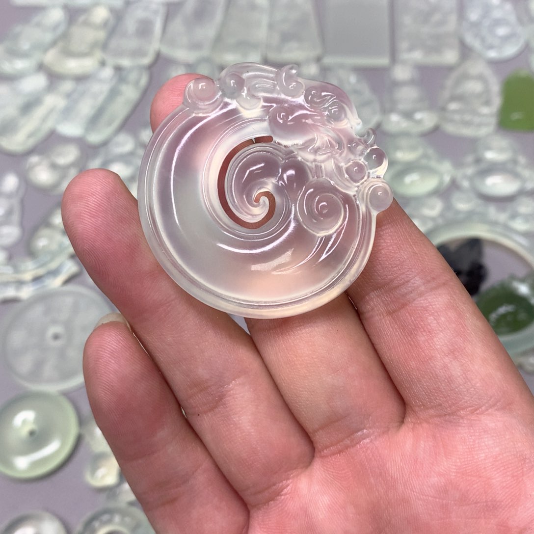 蛇纹石玉颈饰未镶嵌用****4