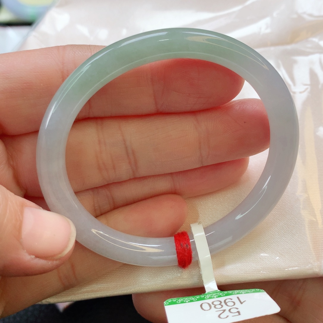 翡翠手镯未镶嵌52贵妃