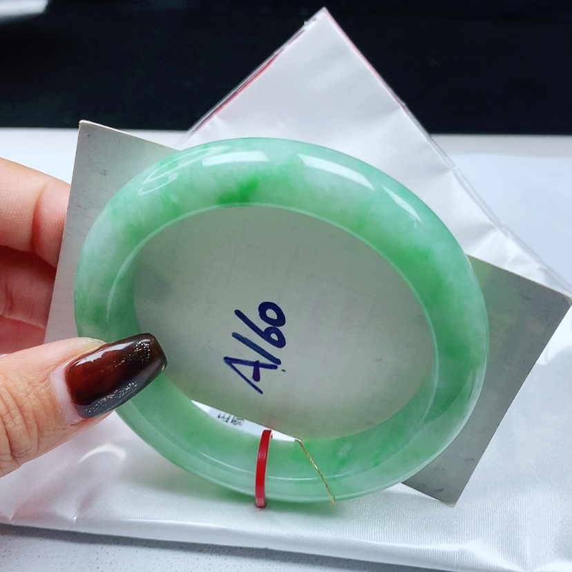 【闪购商品】翡翠手镯未镶嵌 正圈57+