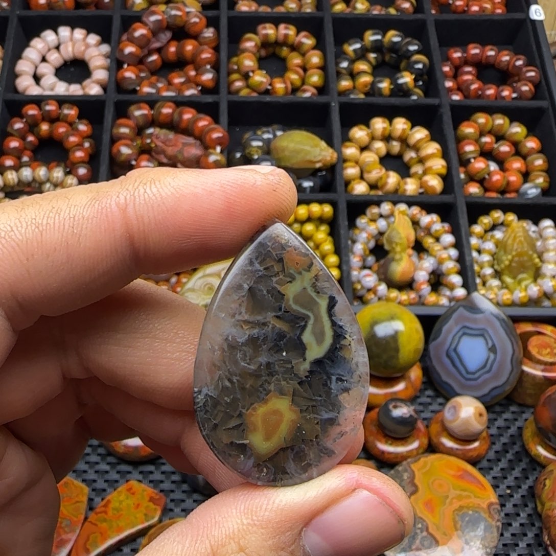 玛瑙/玉髓未镶嵌颈饰